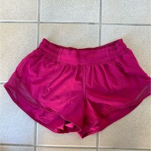 Lululemon Hotty Hot Short 2.5” Inseam. Size 4